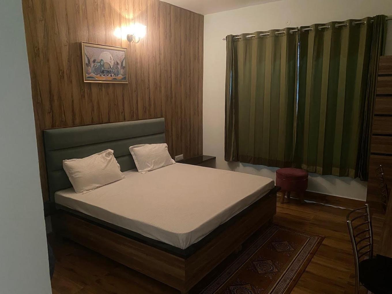 Hotel Nirmal - Budget Friendly Rooms Near Fortis Hospital And Marriage Palaces Амритсар Екстериор снимка