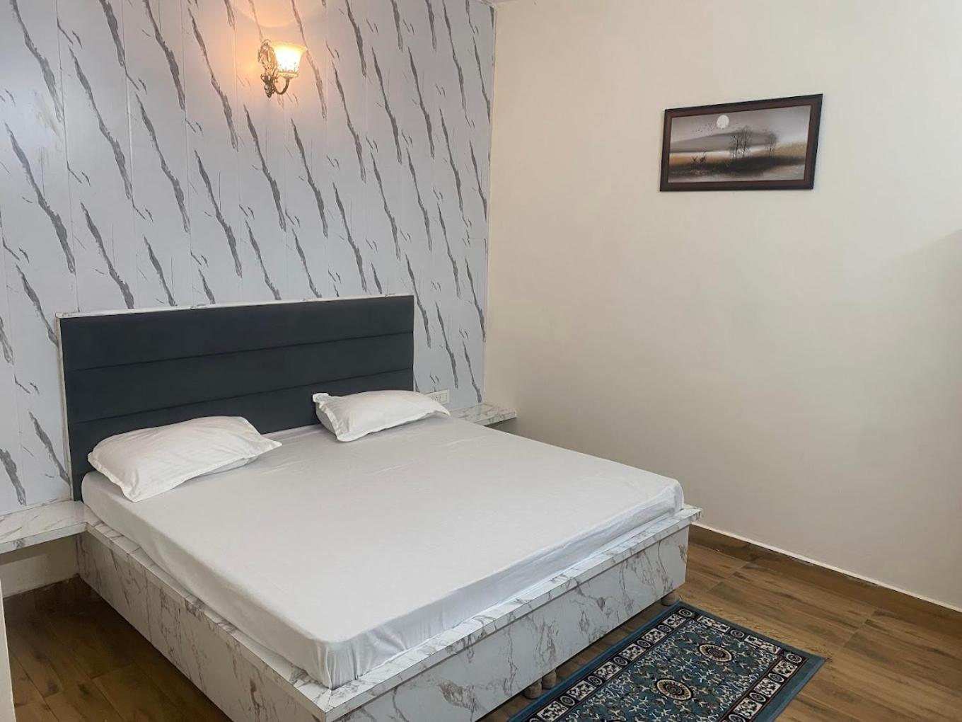 Hotel Nirmal - Budget Friendly Rooms Near Fortis Hospital And Marriage Palaces Амритсар Екстериор снимка